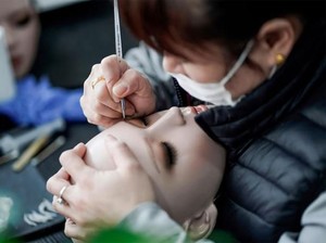 Sejarah Pembuat Boneka Seks yang Kini Jadi Bisnis Cuan