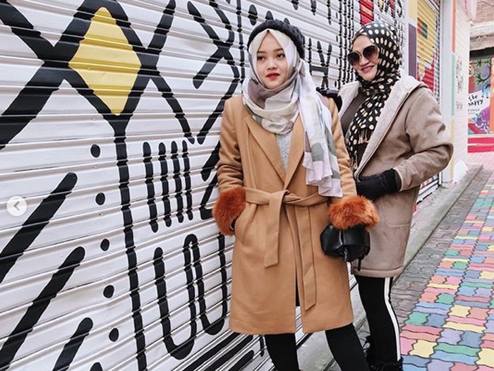 Putri Delina, adik Rizky Febian.