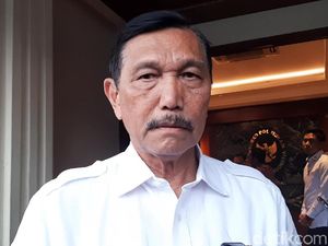 Minta Wilayah Anies Terapkan WFH 75%, Luhut: Bukan PSBB