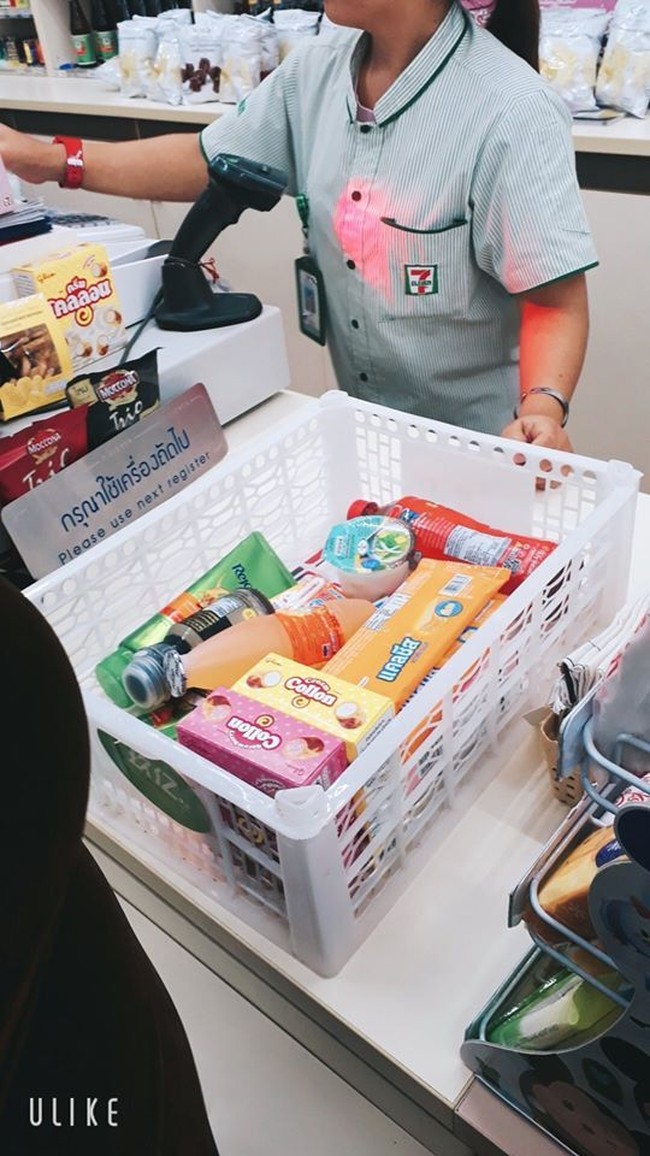 Kreatif dan bisa jadi inspirasi, album tersebut pun telah di-share sebanyak 80 ribu kali dalam waktu beberapa jam saja. Foto: Facebook @rovmaira