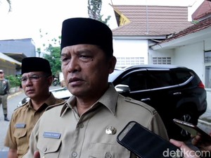 Bupati Bandung Wajibkan Warganya Pakai Masker Saat Keluar dari Rumah