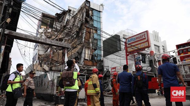 Polisi Periksa Lima Saksi Usut Penyebab Robohnya Bangunan di 