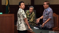 Rommy melakukan intervensi langsung maupun tidak langsung terhadap proses pengangkatan Haris Hasanudin tersebut.