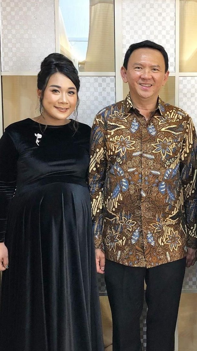 Kini istri Ahok ini baru melahirkan seorang putra. Anak Ahok dan Puput diketahui diberi nama Yosafat Abimanyu Purnama. Selamat atas kelahiran putra pertamanya Ahok Puput!Foto: Instagram @fdphotography90