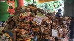 Alamak! Ratusan Buku Ini Rusak Terendam Banjir