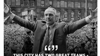 Bill Shankly sang pelatih legendaris Liverpool mengatakan kota Liverpool punya dua tim hebat yaitu Liverpool dan tim cadangannya. Foto: Twitter