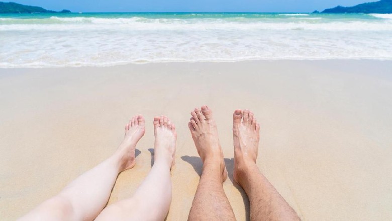 Ilustrasi turis di pantai Ilustrasi turis di pantai