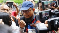 Novel mengaku tidak mempersiapkan apa pun. Dia hanya akan menjawab apa yang ditanyakan oleh penyidik.