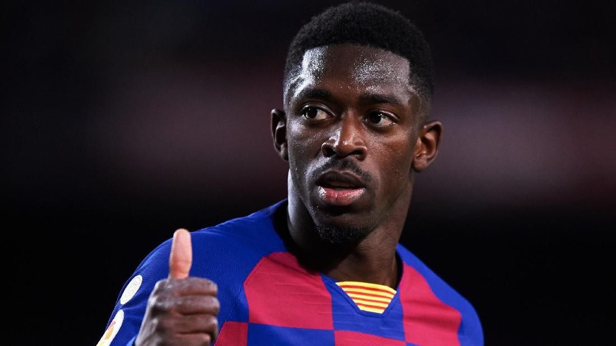 Ousmane Dembele tak akan pergi dari Barcelona di musim panas. (Foto: Getty Images/Alex Caparros)