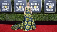 Taylor Swift saat hadir di ajang Golden Globe 2020 di California, AS pada Senin (6/1). Frazer Harrison/Getty Images