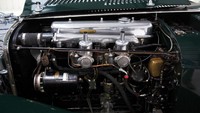 Mobil klasik Inggris ini sengaja diproduksi sedikit sekali pada 1937 silam. Foto: Pool (Autoevolution)