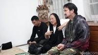 Salah satunya adalah Tora Sudiro yang hadir sejak pagi tadi. Pool/Palevi S/detikFoto.