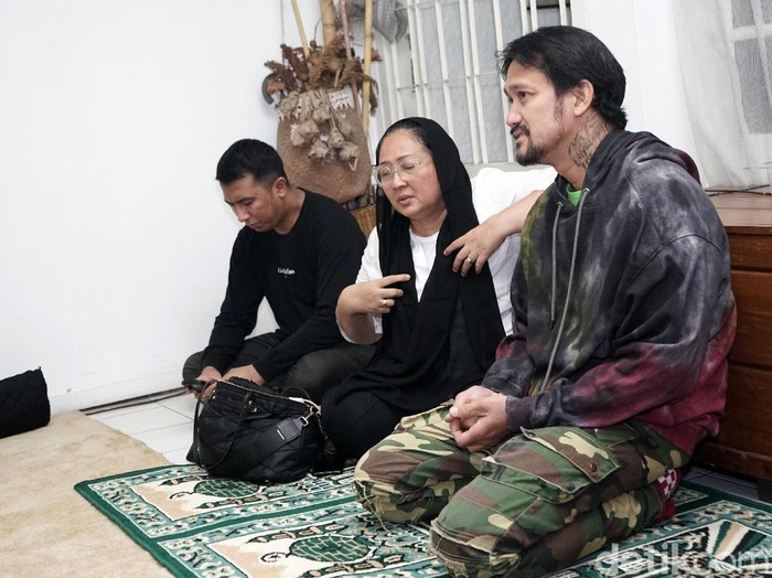 Suasana rumah duka Ria Irawan di kawasan Lebak Bulus.