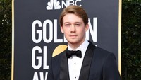 Namun entah kenapa Taylor Swift dan Joe Alwyn justru memilih tampil sendiri-sendiri. Jon Kopaloff/Getty Images