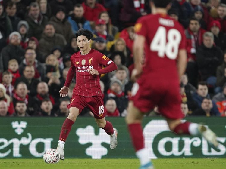 Minamino Debut, Curtis Jones Bintang, Liverpool Menang