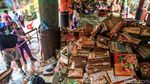 Alamak! Ratusan Buku Ini Rusak Terendam Banjir