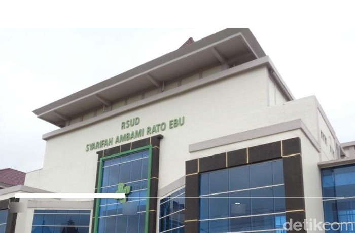 Gedung RSUD Syarifah Ambami Rato Ebu Bangkalan, Madura terbakar
