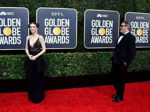 Tatapan Mesra Sang Joker untuk Kekasih di Red Carpet Golden Globes 2020