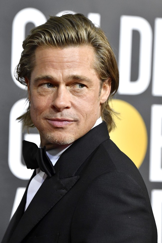 Brad Pitt ada di posisi empat dengan tingkat kesempurnaan wajah 90,51. Foto: Frazer Harrison/Getty Images