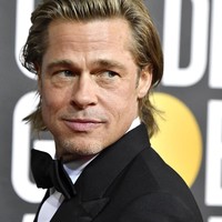 Brad Pitt ada di posisi empat dengan tingkat kesempurnaan wajah 90,51. Foto: Frazer Harrison/Getty Images