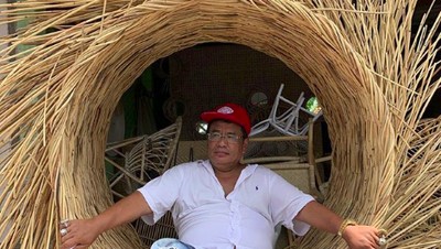 Foto: Gaya Liburan Hotman Paris di Bali