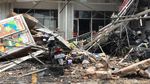 Potret Ruko 4 Lantai yang Roboh di Slipi Jakbar