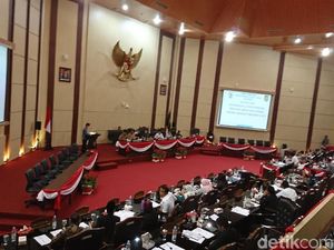 DPRD Minta Pemkot Medan Naikkan Honor Guru Magrib Mengaji