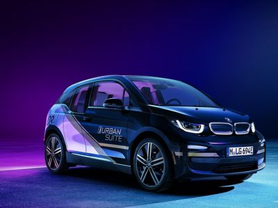 Mobil Mungil Jadi Hotel Berjalan