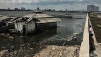 Dampak yang sudah jelas terlihat adalah wilayah di pesisir Jakarta Utara. Air laut sudah masuk dan mengurangi batas wilayah di Jakarta Utara. Padahal Badan Meteorologi, Klimatologi, dan Geofisika (BMKG) memperkirakan daerah pesisir Jakarta Utara akan mengalami air pasang maksimum pada 9 Januari hingga 11 Januari 2020.