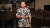 Mantan Ketua Umum (Ketum) PPP Romahurmuziy dituntut 4 tahun penjara dalam kasus suap jual-beli jabatan Kementerian Agama (Kemenag) di Pengadilan Tipikor Jakarta, Senin (6/1/2020).