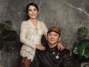 Momen Ahok Peluk Sang Buah Hati yang Baru Lahir