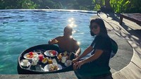 Dia juga menghabiskan waktu bersama keluarganya. (hotmanparisofficial/Instagram)