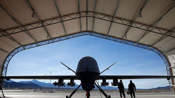 Ini adalah jenis drone yang dipakai dalam serangan pembunuhan Komandan Garda Revolusi Iran, Mayor Jenderal Qasem Soleimani. Namanya MQ-9 Reaper yang terbang nyaris sunyi. Foto: Getty Images