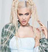 Tubuh seksi Kylie Jenner.