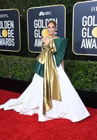 Berpita Besar, Gaun Jennifer Lopez di Golden Globes Jadi Candaan Netizen