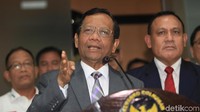 Mahfud mengatakan, pertemuan membicarakan masalah pemberantasan korupsi.