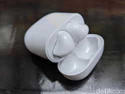 Wujud Earphone TWS Murah Realme Buds Air