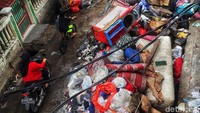 Penumpukan sampah terlihat dari ketinggian.