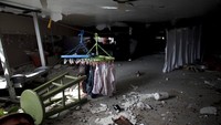 Gempa itu membuat sejumlah rumah warga rusak.
