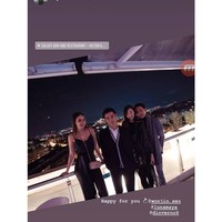 Setelah dari Jepang, Luna Maya dan Ryochin melanjutkan kebersamaan mereka di Yunani. Kali ini keduanya kondangan bareng menghadiri pernikahan salah seorang teman mereka. Foto: Instagram