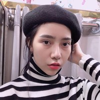 Seperti dikutip dari Asia One, wajah Tran berubah drastis hingga keluarga tak mengenalinya lagi. Sang ibu pun marah besar karena Tran operasi plastik tanpa minta izin padanya. Foto: Facebook/Tran Vu Van Anh