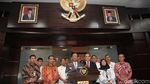 Satukan Tangan! Mahfud Md dan Pimpinan KPK Siap Perangi Korupsi