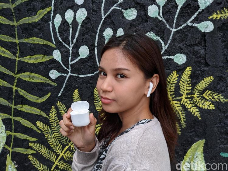 Wujud Earphone TWS Murah Realme Buds Air