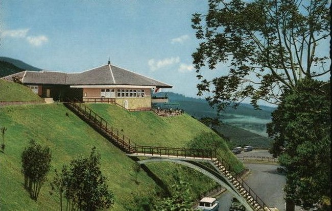 Jembatan Kuno yang Viral di Puncak, Dulunya Ternyata Kafe Elite