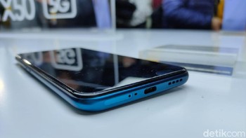 Bentangan layarnya 6,57 inch dengan resolusi 1080x2400 pixel. Display-nya memiliki refresh rate 120 Hz. Foto: Virgina Maulita Putri/detikinet