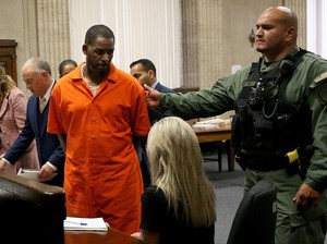R Kelly Lakukan Kekerasan Seksual Selama Dua Dekade, Ini Runutannya