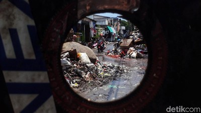 Habis Banjir Terbitlah Gunungan Sampah