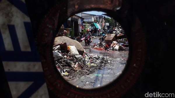 Habis Banjir Terbitlah Gunungan Sampah