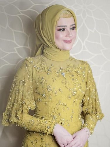 15 Inspirasi Model  Kebaya  Pengantin Hijab Modern yang Elegan 