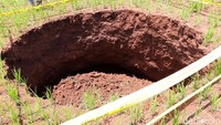 Badan Penanggulangan Bencana Daerah (BPBD) Kabupaten Gunungkidul mencatat ada 33 temuan sinkhole sejak tahun 2018 hingga saat ini.